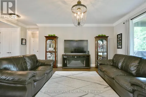 5 Kanata Crt, Springwater, ON L9X 0V4