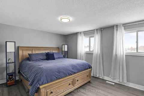 50 Maitland Dr, Barrie, ON L4M 5V7