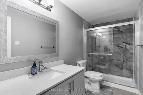 50 Maitland Dr, Barrie, ON L4M 5V7