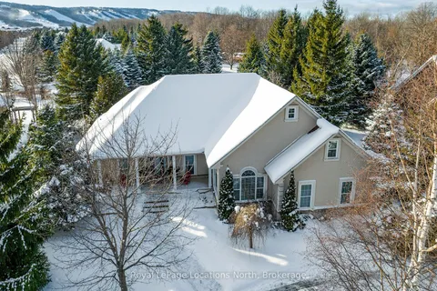 12 Evergreen Rd, Collingwood, ON L9Y 5A8