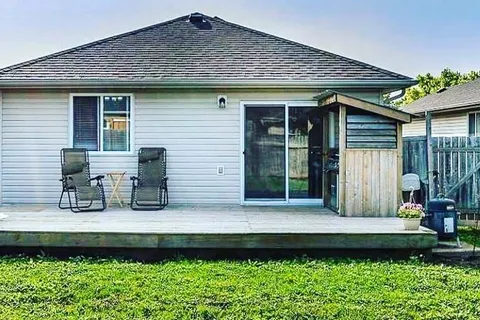162 Hanmer Street, Barrie, ON L4M 6W2