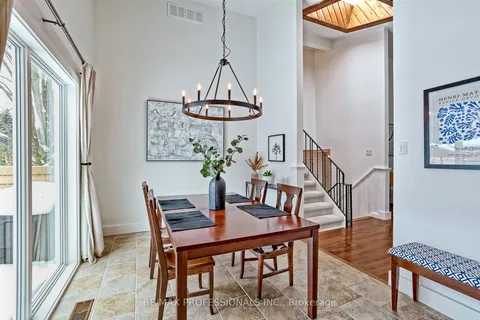 2 Green Pine Ave, Springwater, ON L9X 0P8