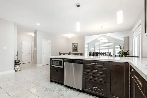 43 Lockerbie Cres, Collingwood, ON L9Y 0Y9