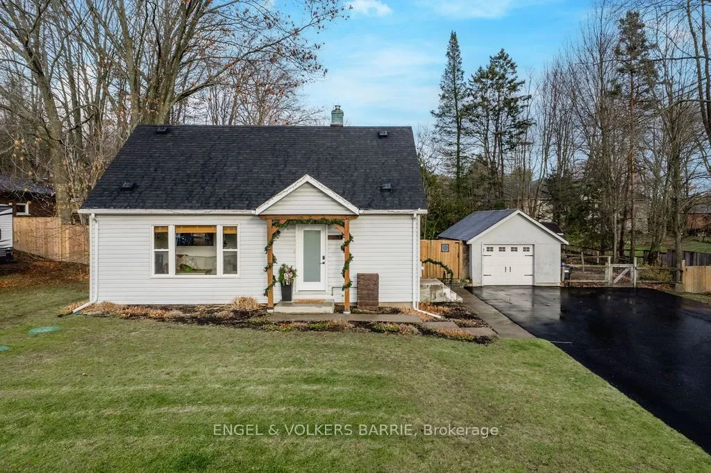 1309 St Vincent St, Springwater, ON L9X 0P7