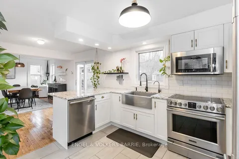 1309 St Vincent St, Springwater, ON L9X 0P7