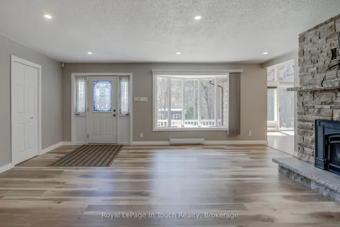 61 BEAUFORT Crescent, Tiny, ON L9M 0B8