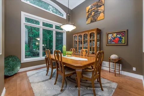5 Timber Court, Springwater, ON L9X 0H7