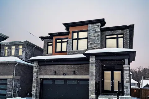 33 Paddington Grve, Barrie, ON L9J 0J3