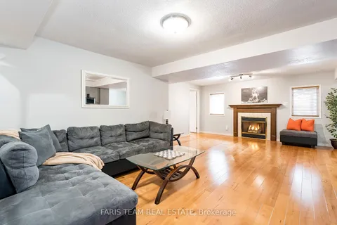 69 Finlay Rd, Barrie, ON L4N 7T7