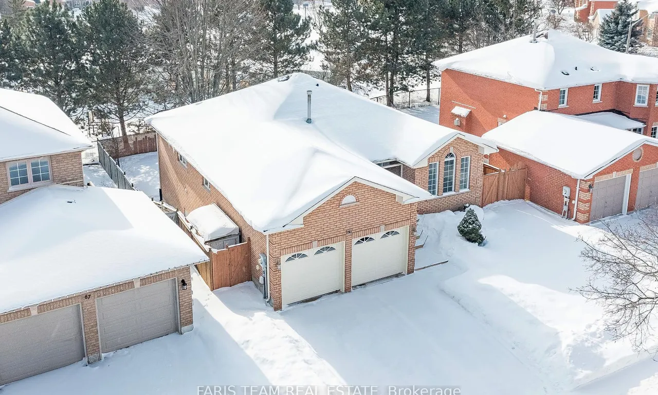 69 Finlay Rd, Barrie, ON L4N 7T7