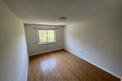 76 Lillian Cres, Barrie, ON L4N 5H7