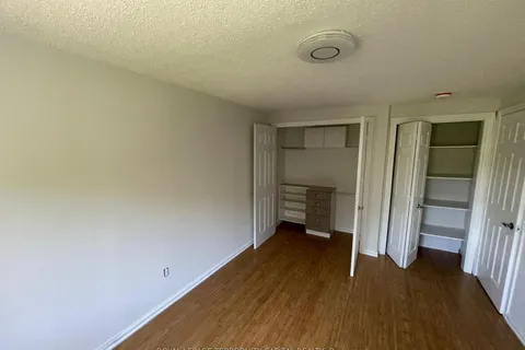 76 Lillian Cres, Barrie, ON L4N 5H7