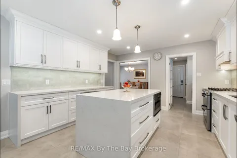12 Birchwood Trail, Wasaga Beach, ON L9Z 1B2