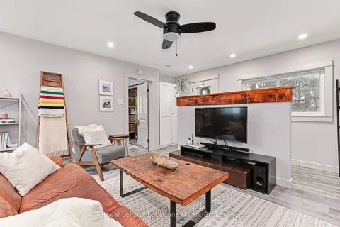 52 Ninth St, Collingwood, ON L9Y 2G2