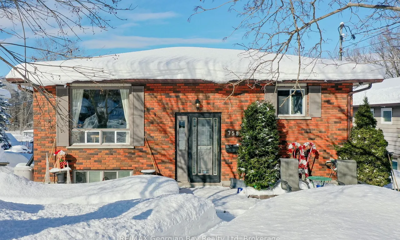 758 Ontario St, Midland, ON L4R 1A5