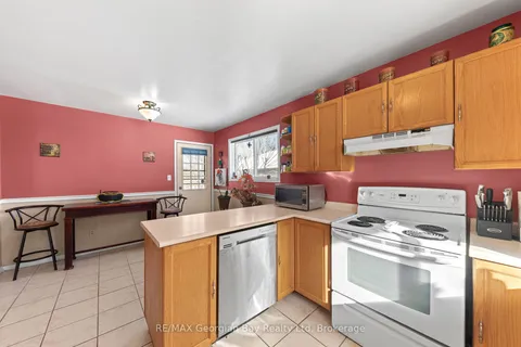 758 Ontario St, Midland, ON L4R 1A5
