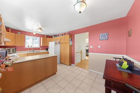 758 Ontario St, Midland, ON L4R 1A5