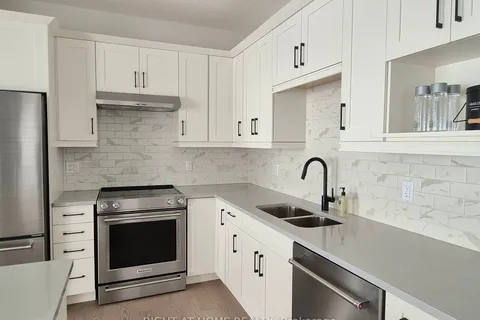89 Archer Ave, Collingwood, ON L9Y 3B7