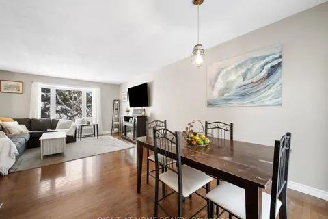 12 Preston St, Oro-Medonte, ON L0K 2G0