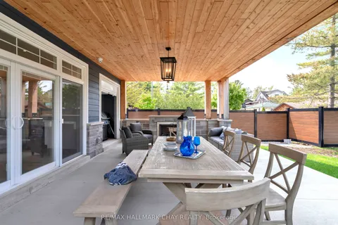 395 Eastdale Drive, Wasaga Beach, ON L9Z 2P4