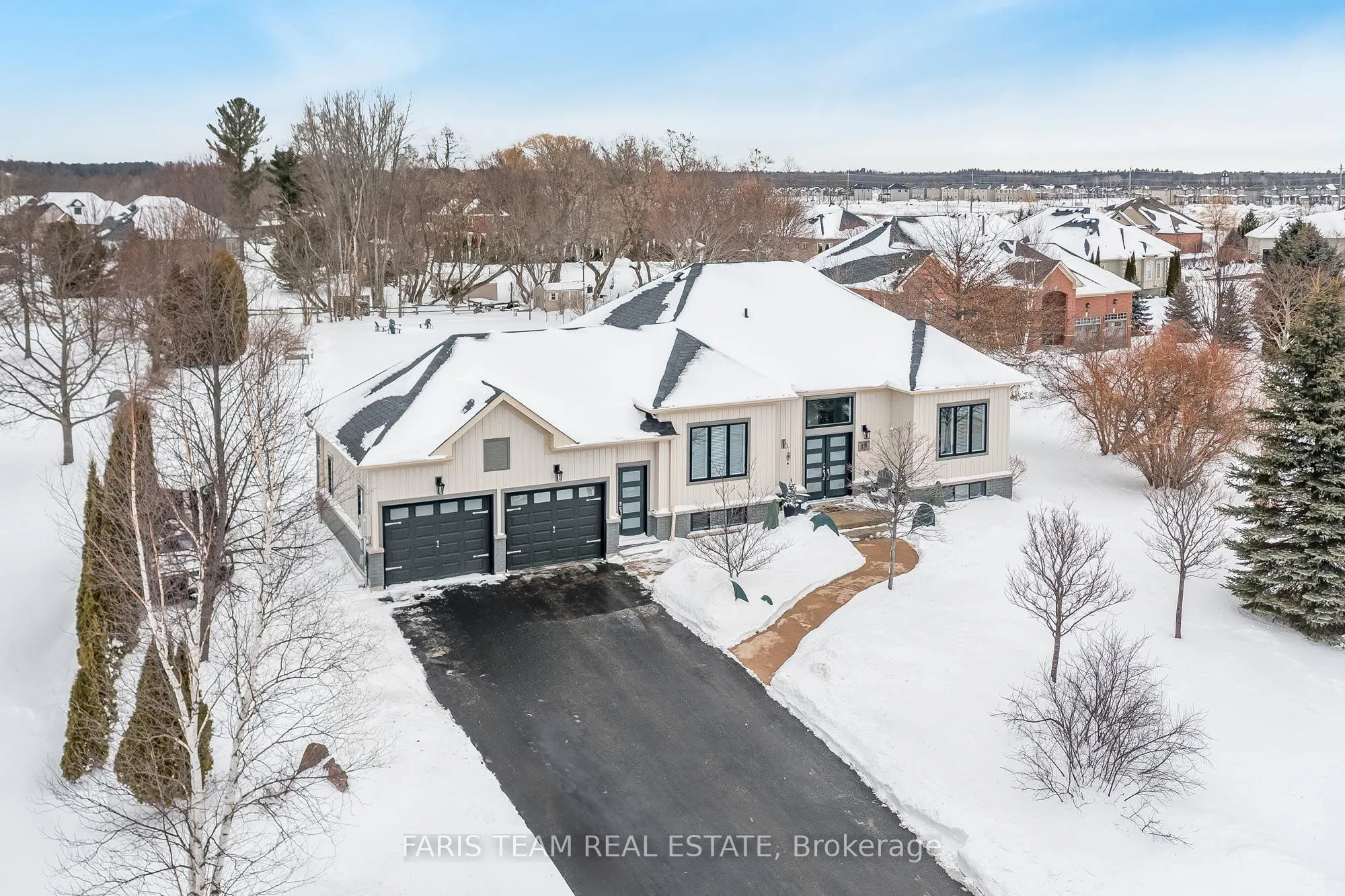 18 Maple Drive, Wasaga Beach, ON L9Z 0A7