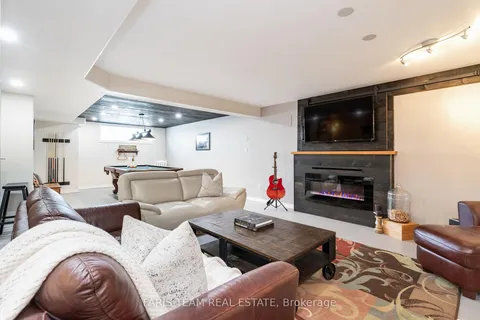 18 Maple Drive, Wasaga Beach, ON L9Z 0A7