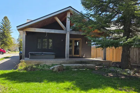 22 Market Street, Collingwood, ON L9Y 3M6