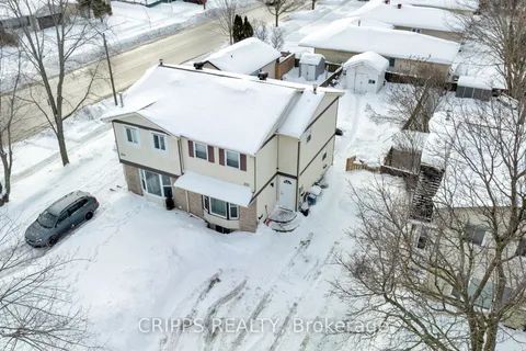 332 Browning Trail, Barrie, ON L4N 5C1