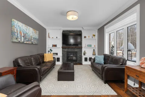 376 Tollendal Mill Road, Barrie, ON L4N 7T1