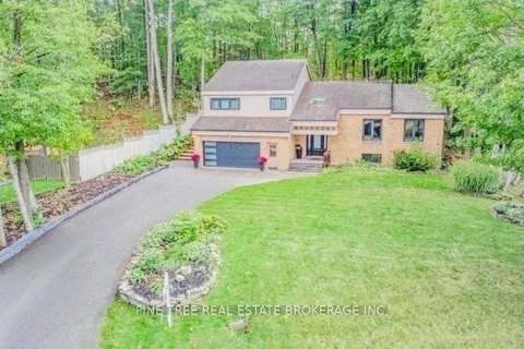 8 Frid Blvd, Springwater, ON L9X 0P5