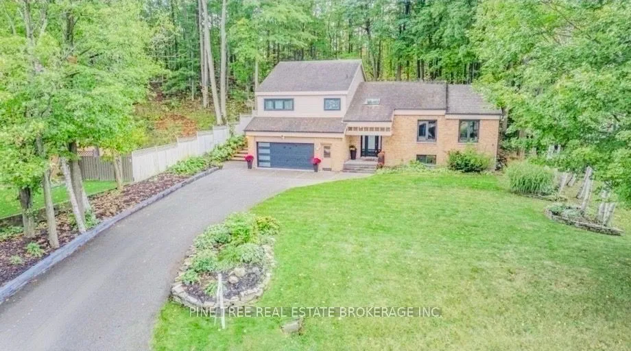 8 Frid Blvd, Springwater, ON L9X 0P5
