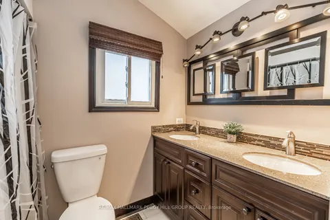 46 Creighton St, Orillia, ON L3V 1A8
