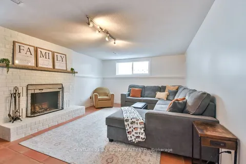 14 Gibbon Drive, Barrie, ON L4N 6G3