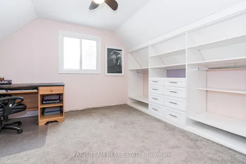 64 Heather St, Barrie, ON L4N 4N1