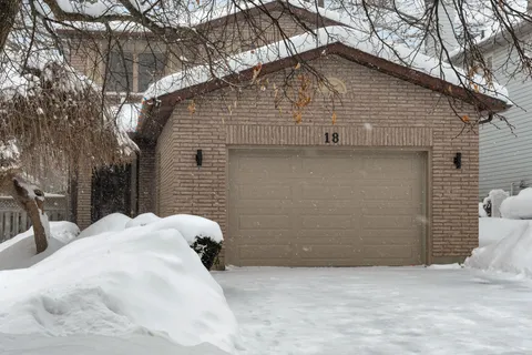 18 Carr Drive, Barrie, ON L4N 6N3