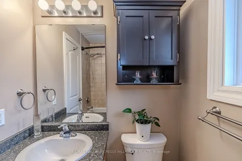 25 Thicketwood Ave, Barrie, ON L4N 5Y3