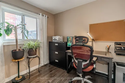 25 Thicketwood Ave, Barrie, ON L4N 5Y3