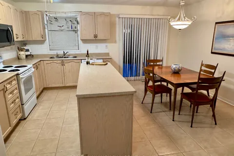 119 Livingstone St, Barrie, ON L4M 6X5