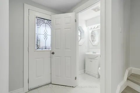 232 Nathan Crescent, Barrie, ON L4N 0N3