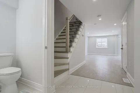 232 Nathan Crescent, Barrie, ON L4N 0N3