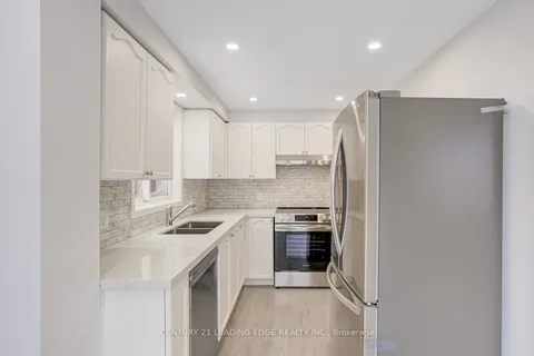232 Nathan Crescent, Barrie, ON L4N 0N3