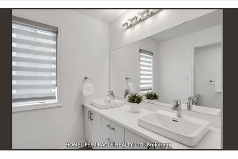 3205 Mosley Street, Wasaga Beach, ON L9Z 1V5