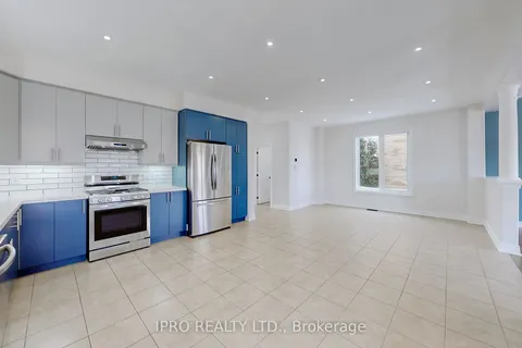 104 Nathan Cres, Barrie, ON L4N 0S6