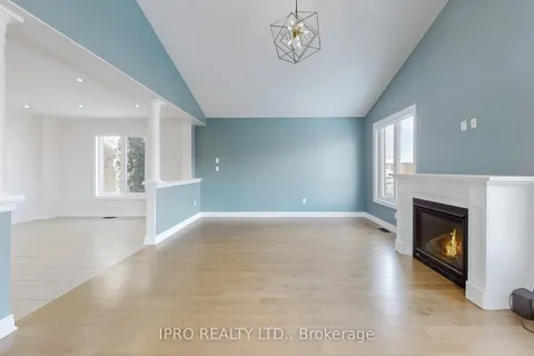 104 Nathan Cres, Barrie, ON L4N 0S6