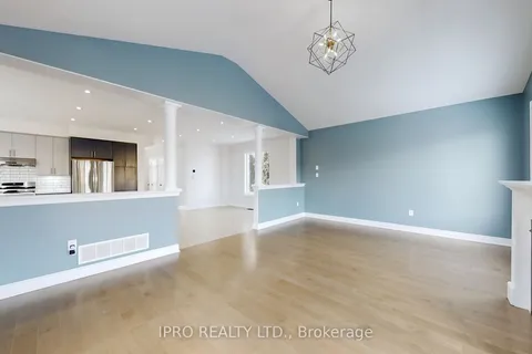 104 Nathan Cres, Barrie, ON L4N 0S6