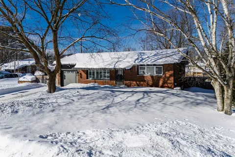 768 Bay St, Midland, ON L4R 1M4