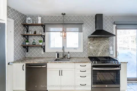 768 Bay St, Midland, ON L4R 1M4