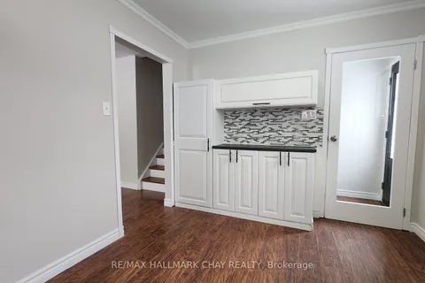 23B College Cres, Barrie, ON L4M 2W4