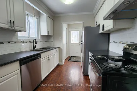 23B College Cres, Barrie, ON L4M 2W4