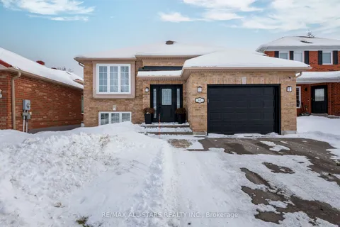 61 Leggott Ave, Barrie, ON L4N 8B7